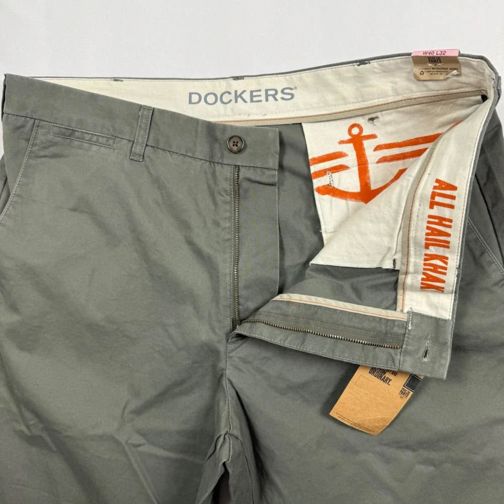 Dockers D3 Classic Fit Mens 40x32 Olive Green Flat Front Cotton Chino Pants NEW